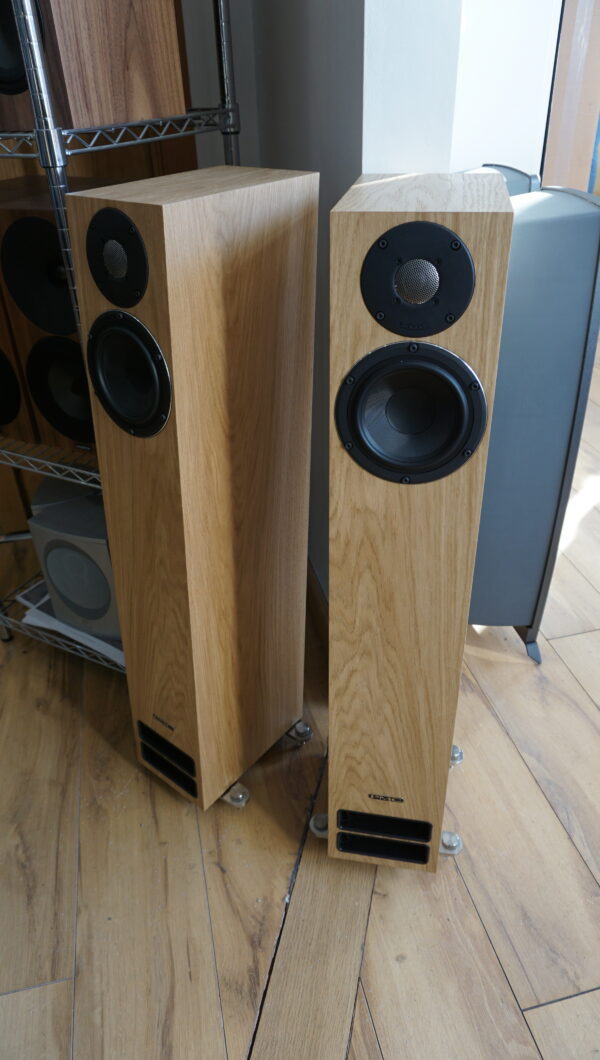 PMC Twenty 5 .23i Ex demo in light oak - Image 3