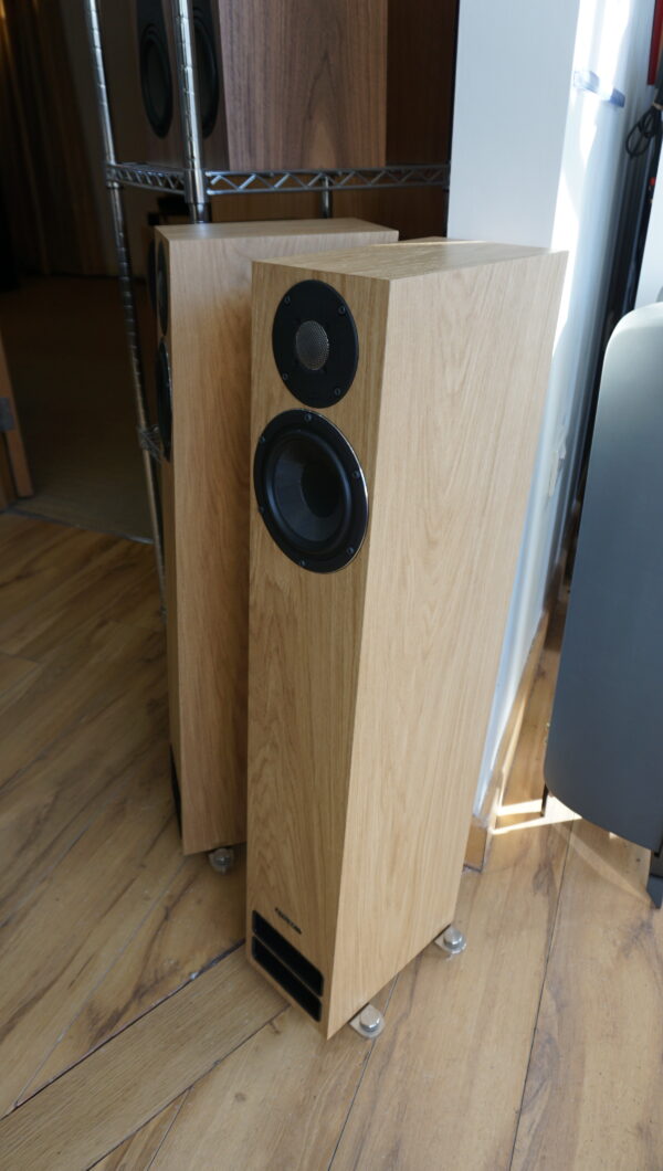 PMC Twenty 5 .23i Ex demo in light oak - Image 2