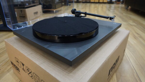 Rega P1 Soft Black used - Image 4