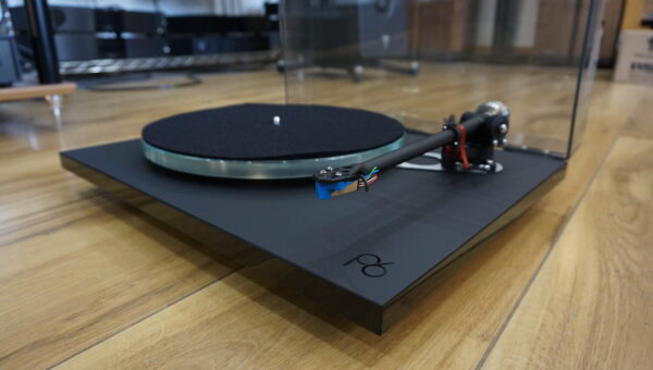 Rega P6 Used with brand new Elys 2 MM cartridge.