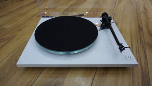 Rega P3 in white with brand new Elys 2 Used - Image 4