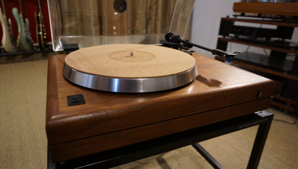 Acoustic Research Legend Turntable with Mission arm and AT Cart Used