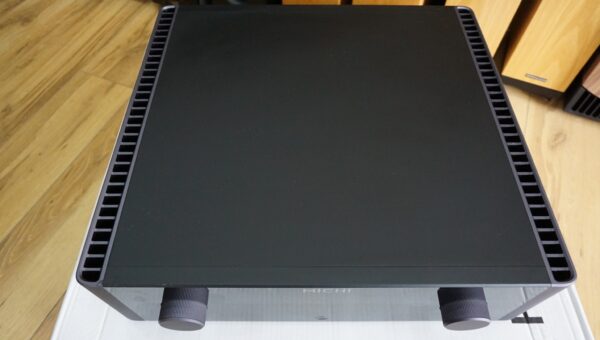 Michi (Rotel) P5 pre-amp DAC Used - Image 3