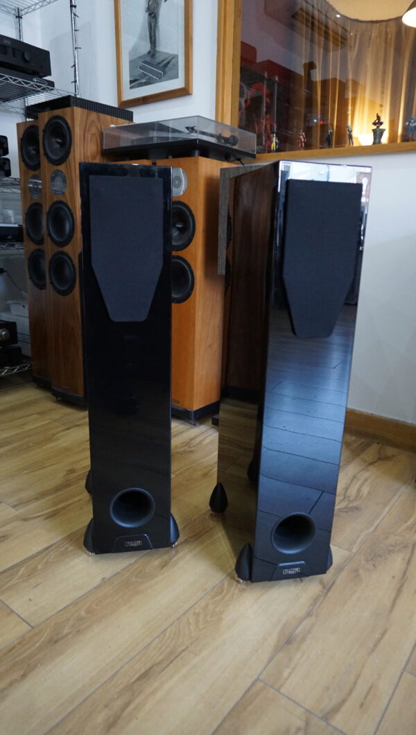 Rega RS5 speakers in gloss black Used