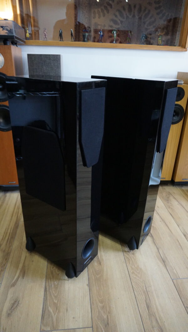 Rega RS5 speakers in gloss black Used - Image 3