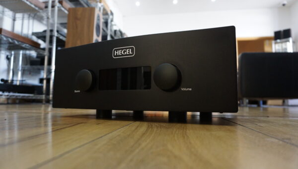 Hegel H390 amplifier/streamer/DAC used - Image 2