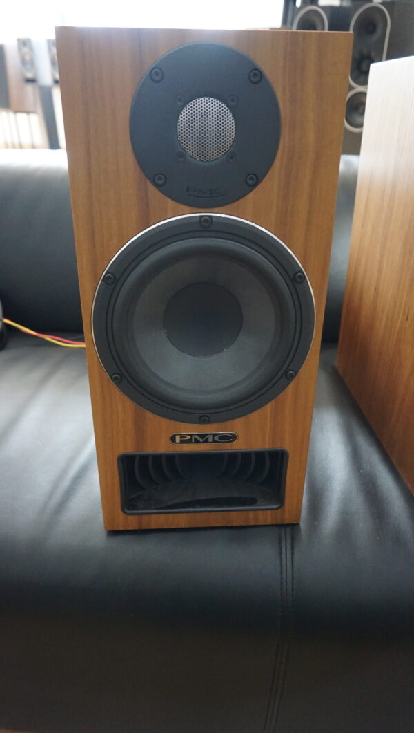 PMC Twenty5 .22i walnut USED - Image 6