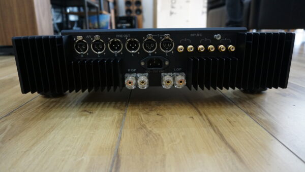 Chord Ultima Integrated amplifier Black Ex Demo - Image 4