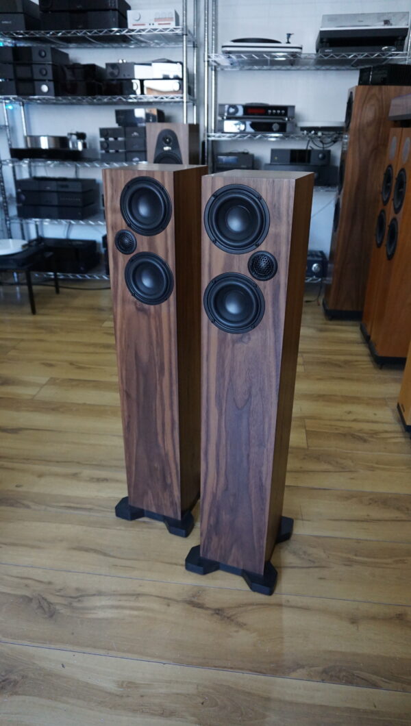 Ophidian Mambo no 2 speakers in dark walnut Used