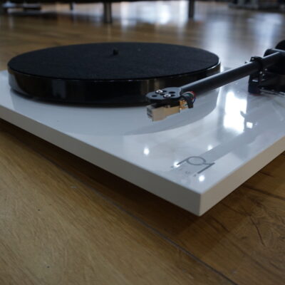 Rega P1 Plus in white Used