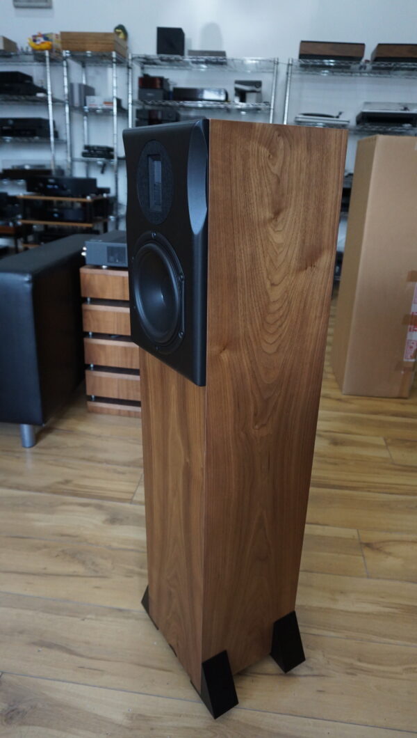 Neat Orkestra speakers in walnut USED - Image 2