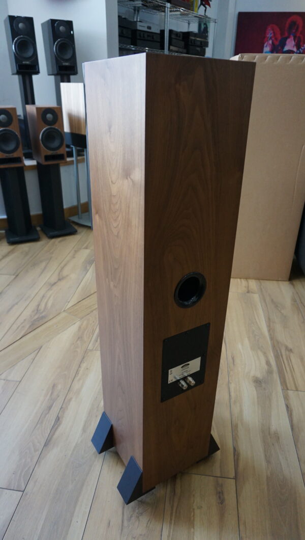 Neat Orkestra speakers in walnut USED - Image 3