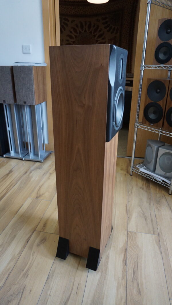 Neat Orkestra speakers in walnut USED - Image 5