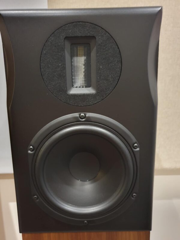 Neat Orkestra speakers in walnut USED - Image 7