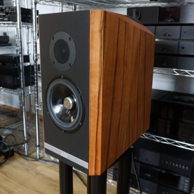 Kudos Titan 505 speakers in Tineo with stands USED