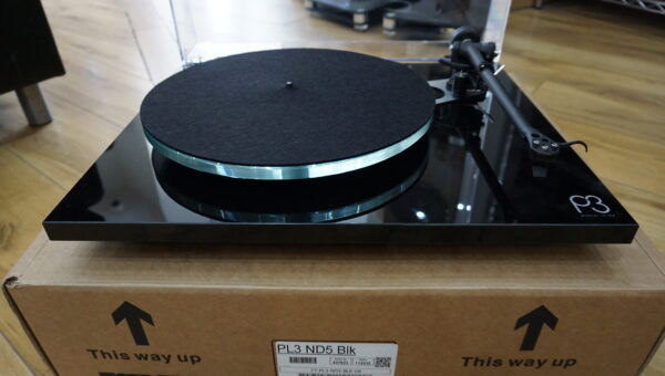 Rega P3 with ND5 Used Gloss black
