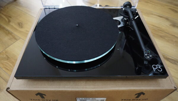 Rega P3 with ND5 Used Gloss black - Image 4