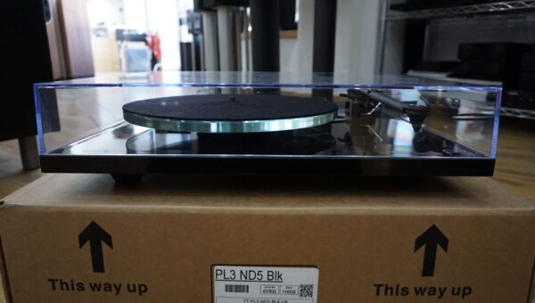 Rega P3 with ND5 Used Gloss black - Image 6