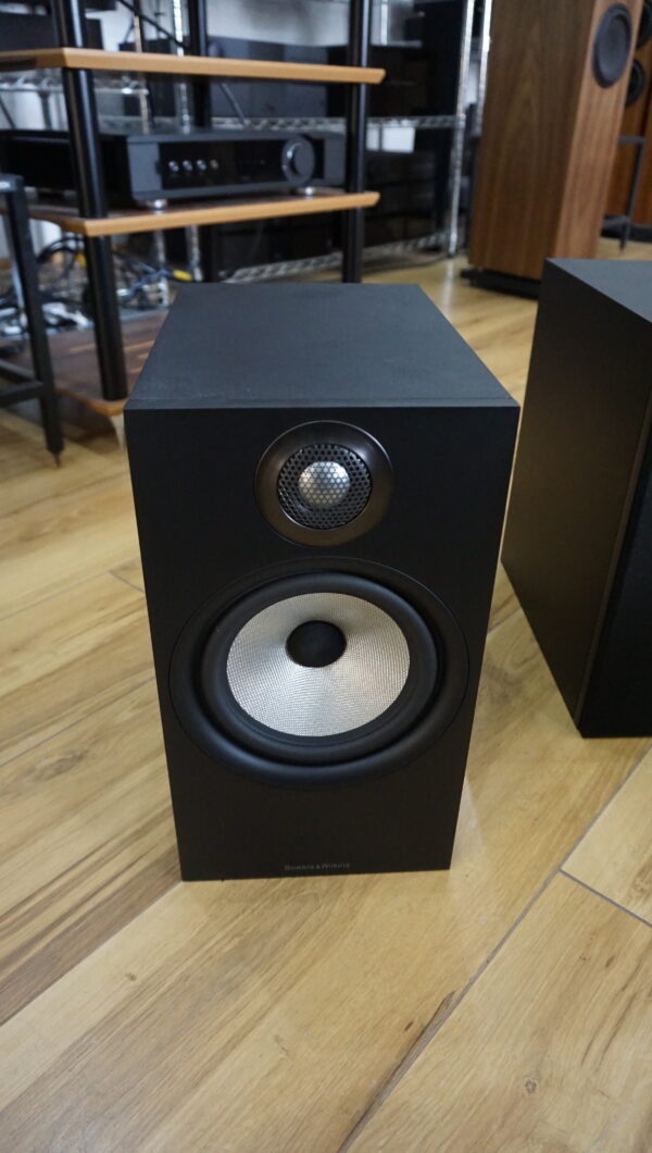 B&W 606 loudspeakers (compact) Used - Image 3