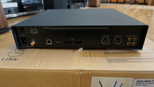 Linn Akurate DS Streamer with Dynamik Power supply USED - Image 5