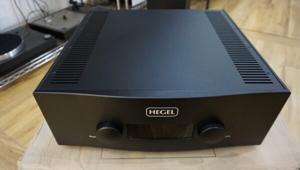 Hegel H590 Black Used