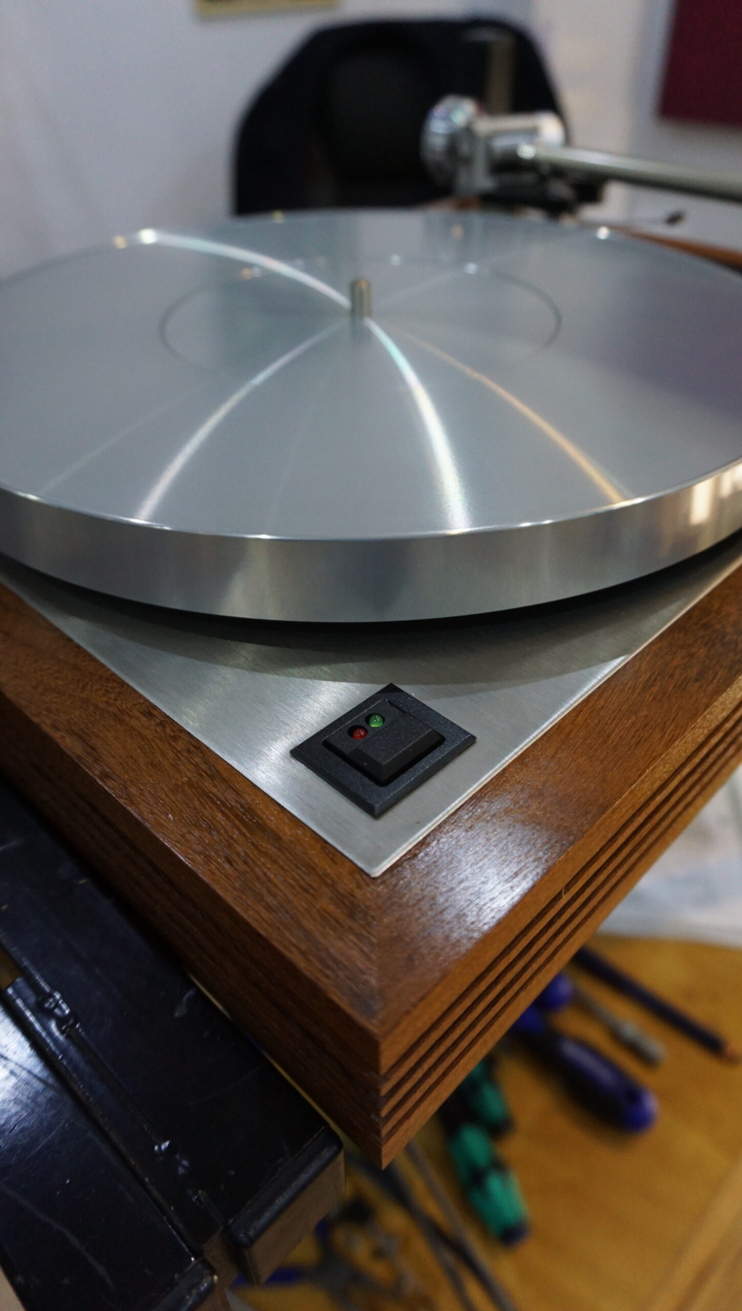 Linn LP12 Greaves fluted plinth with Ittok & with Karousel bearing - Image 4