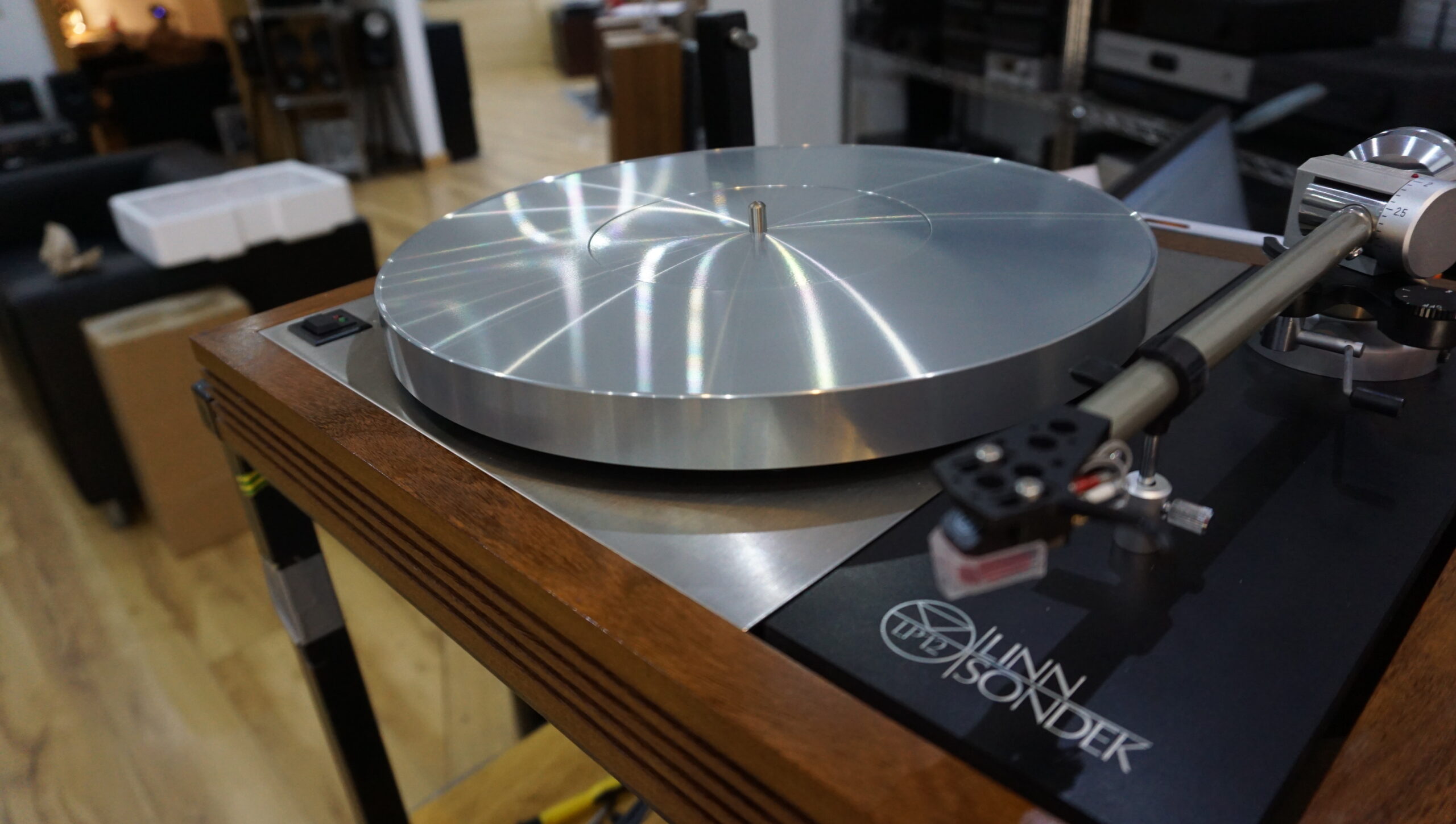 Linn LP12 Greaves fluted plinth with Ittok & with Karousel bearing - Image 6