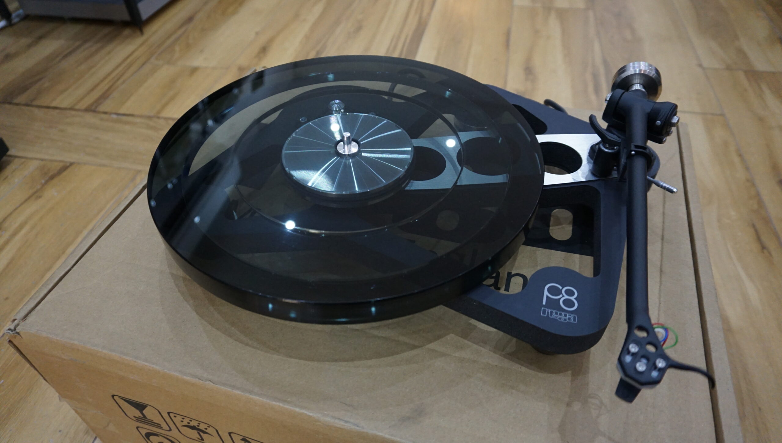 Rega P8