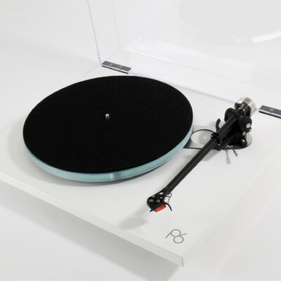 Rega P6 white
