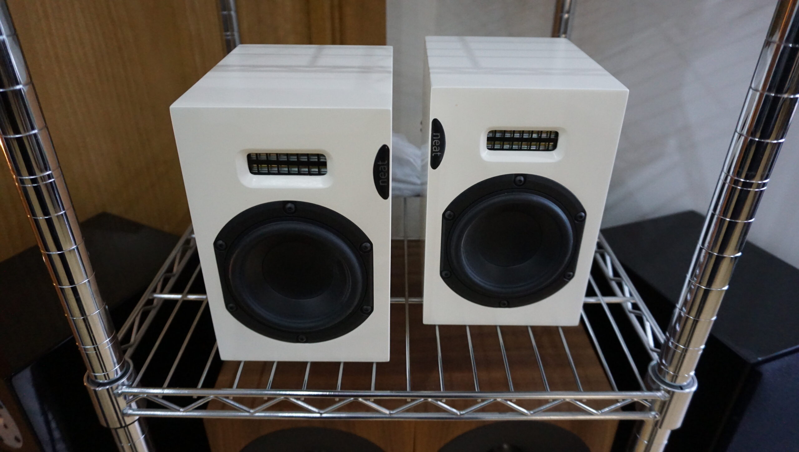 Neat Iota compact speakers in white Used - Image 2