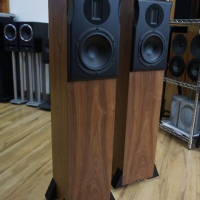Neat Orkestra loudspeakers in walnut Used