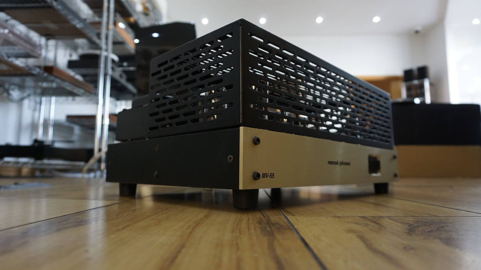 Conrad Johnson MV55 Power amp Used - Image 2