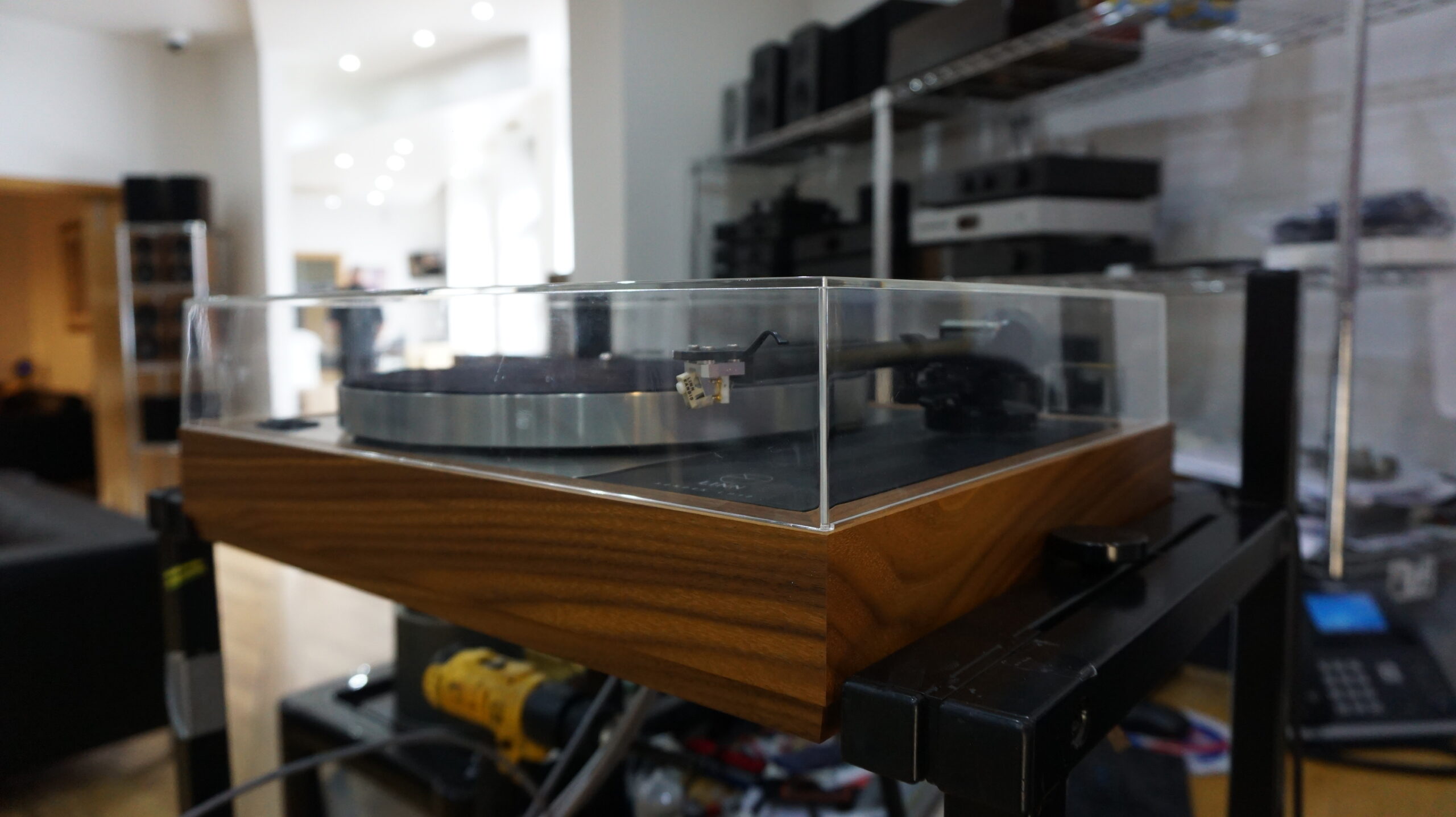 LINN LP12 in walnut (read for spec) - Image 3