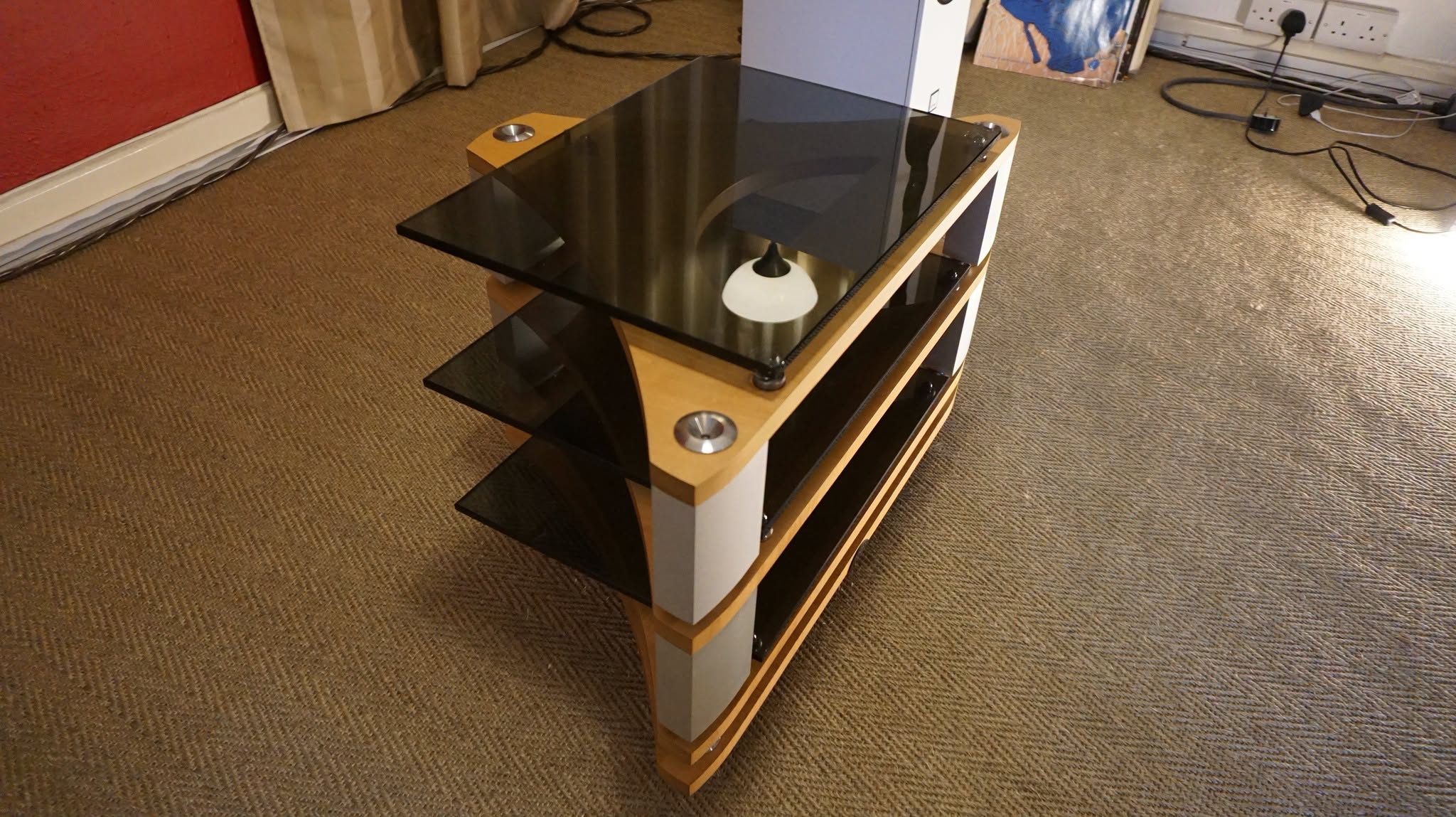 Used Naim Audio Frame. In maple. Base plus two standard levels. - Image 2
