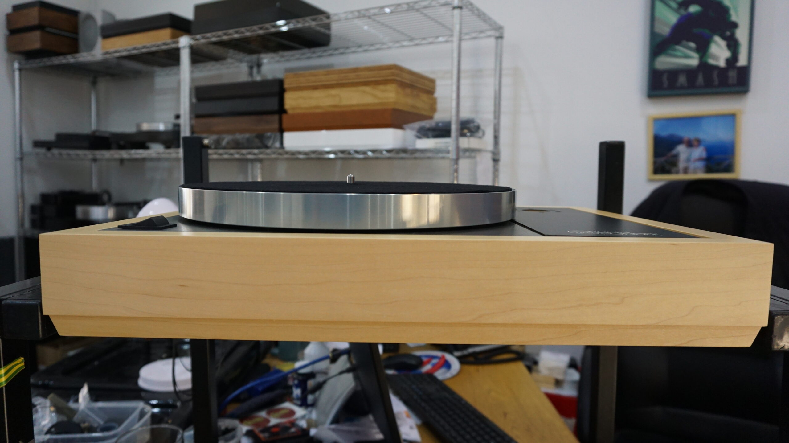Linn LP12 in maple. No tonearm. Used/new - Image 4