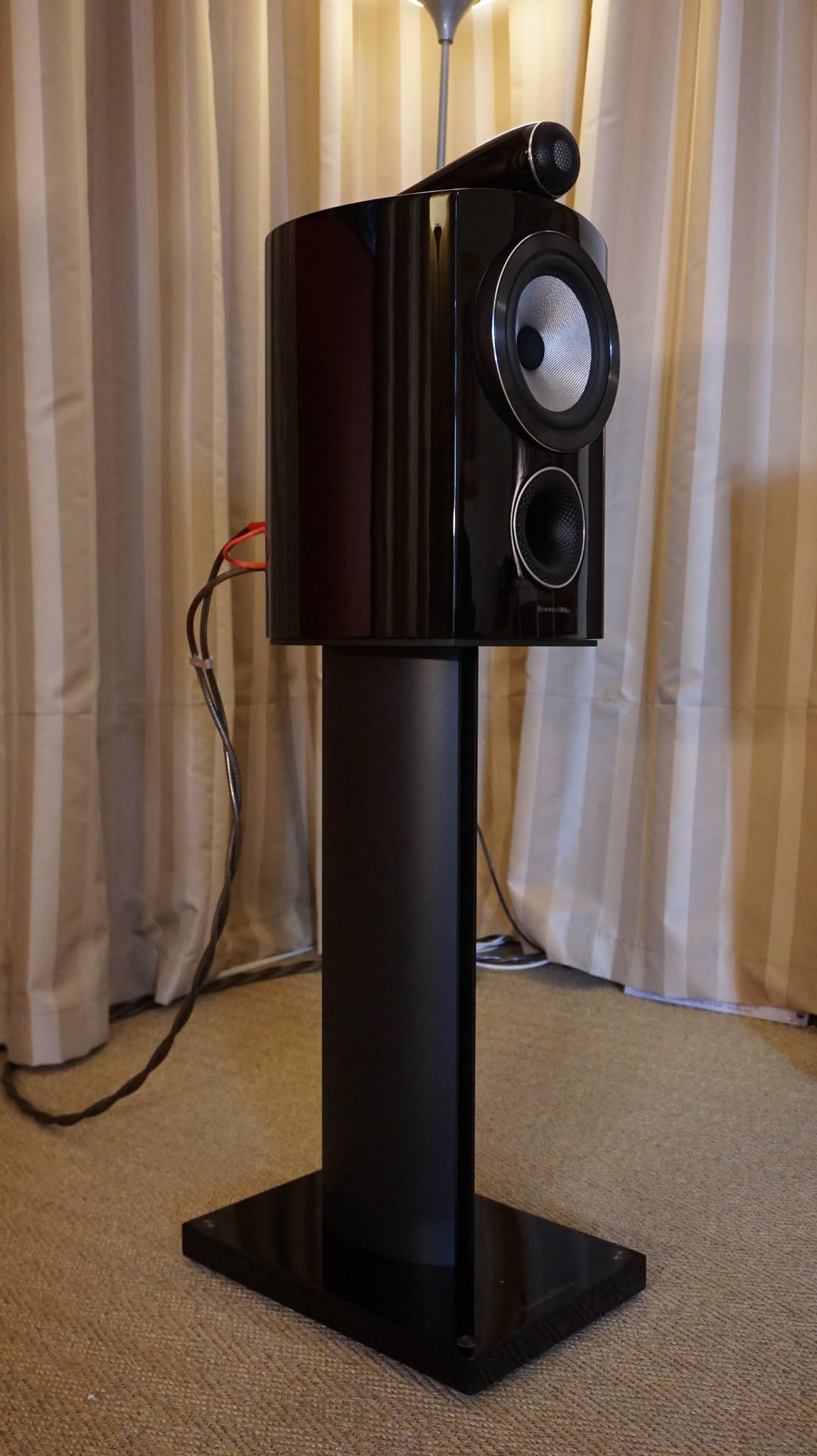 Bowers & Wilkins 805D3 in gloss black with stands Used - Image 3