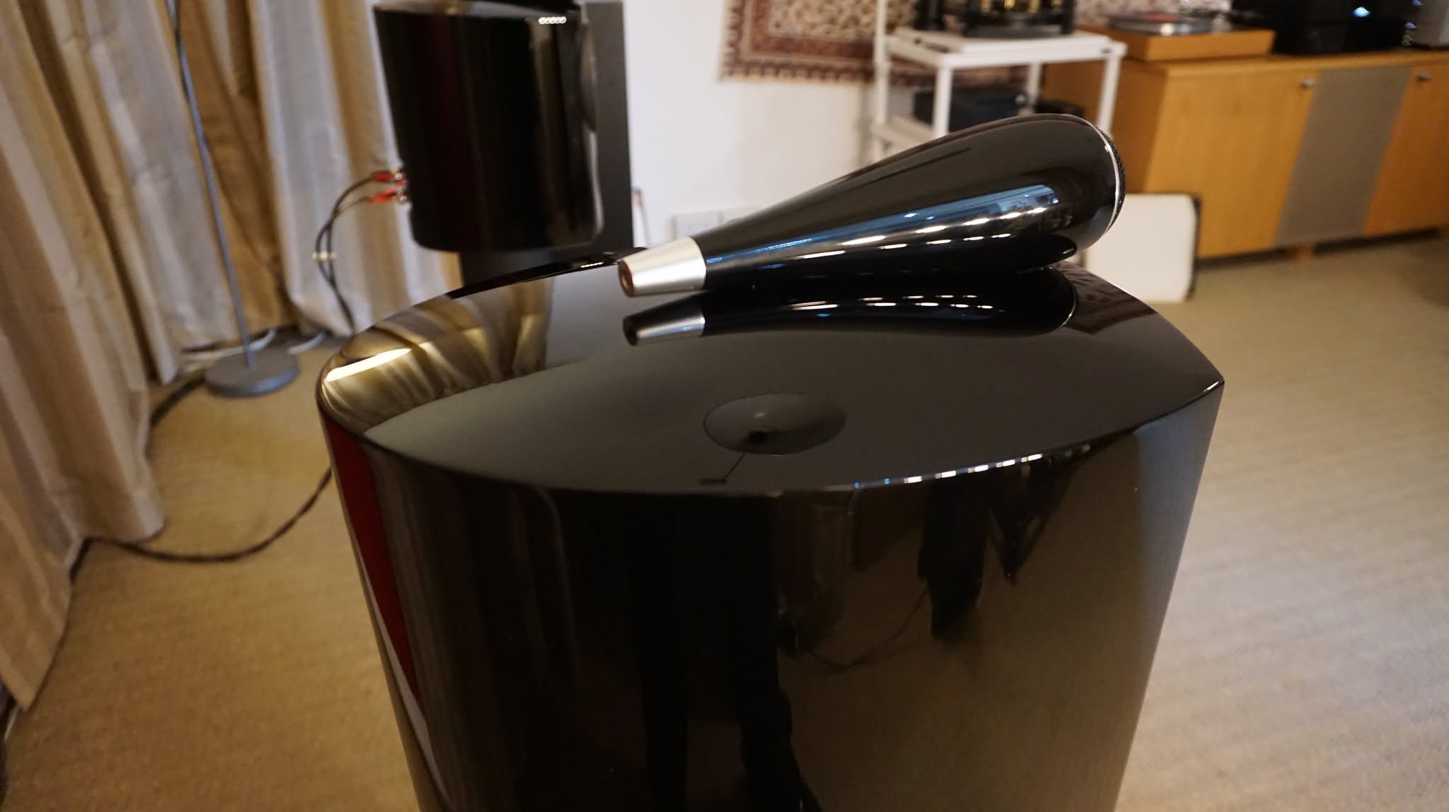 Bowers & Wilkins 805D3 in gloss black with stands Used - Image 6