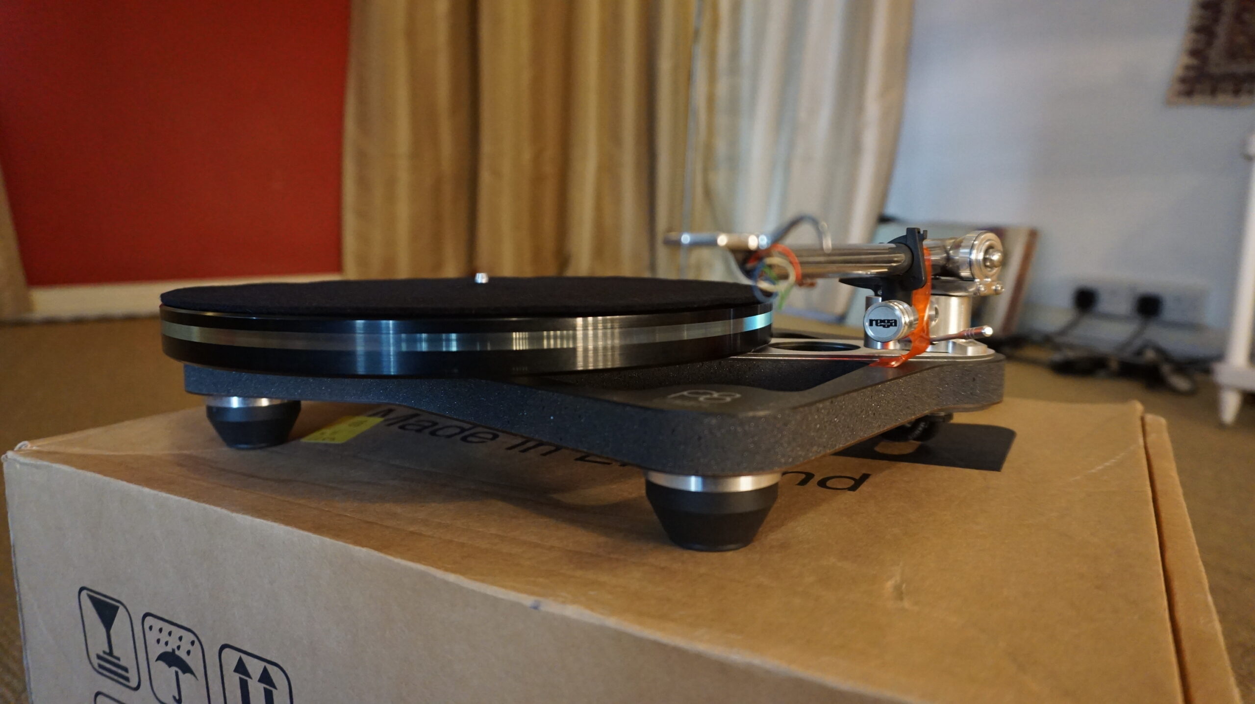 Rega P8 Upgraded with RB2000 arm. Used - Image 3