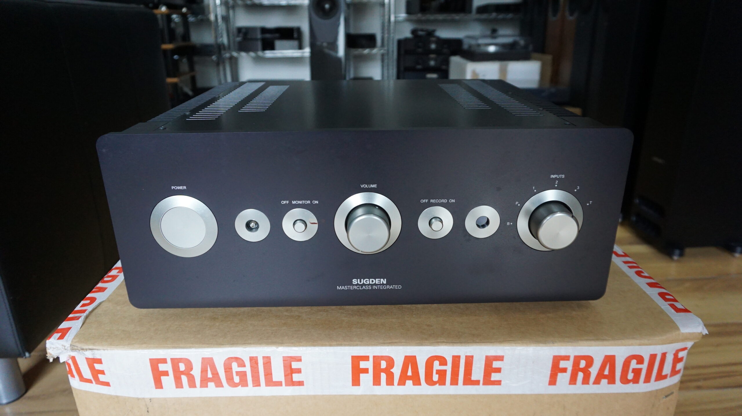 Sugden IA4 integrated amp in black Used 1 year warranty - Image 4